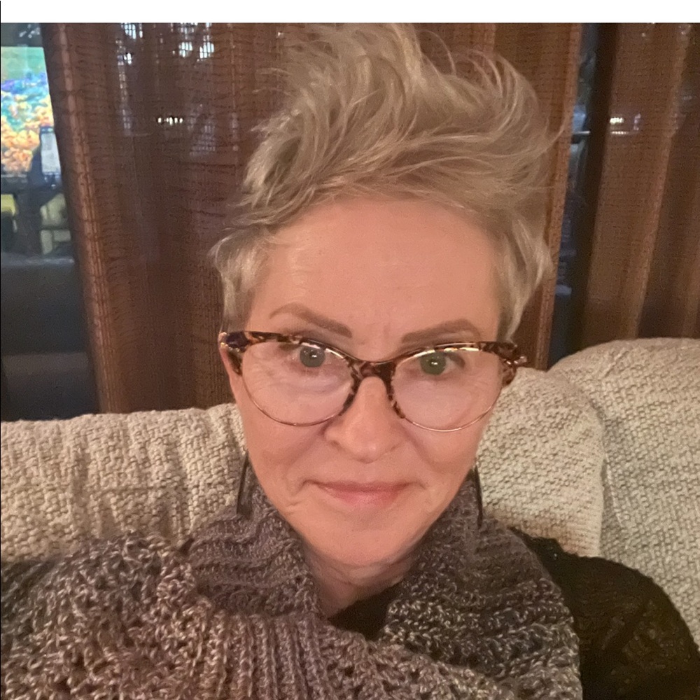 Meet your Posher, Debby